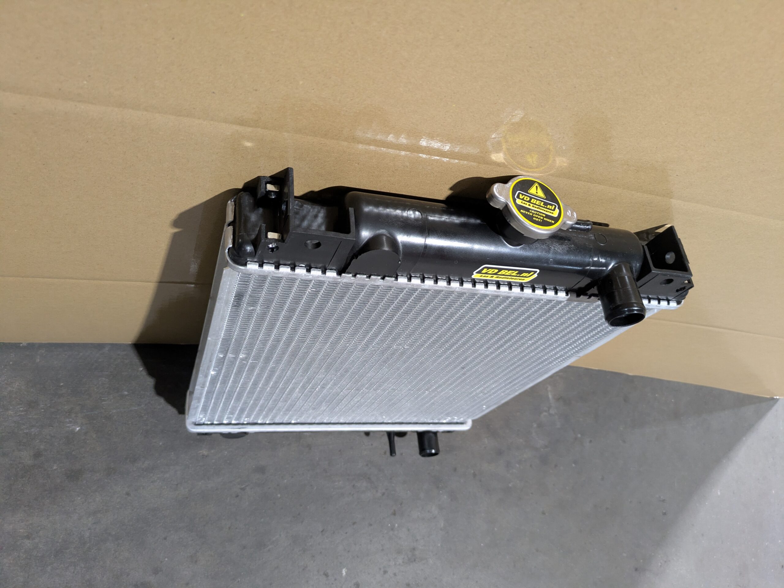 Kubota Radiateur U-15 / U-16 | Van der Bel Radiateurenbedrijf Kubota Radiateur U-15 / U-16 - Afbeelding 3