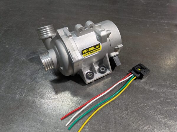 PWM Waterpomp CWA200 170L PWMwaterp01 3 scaled 1