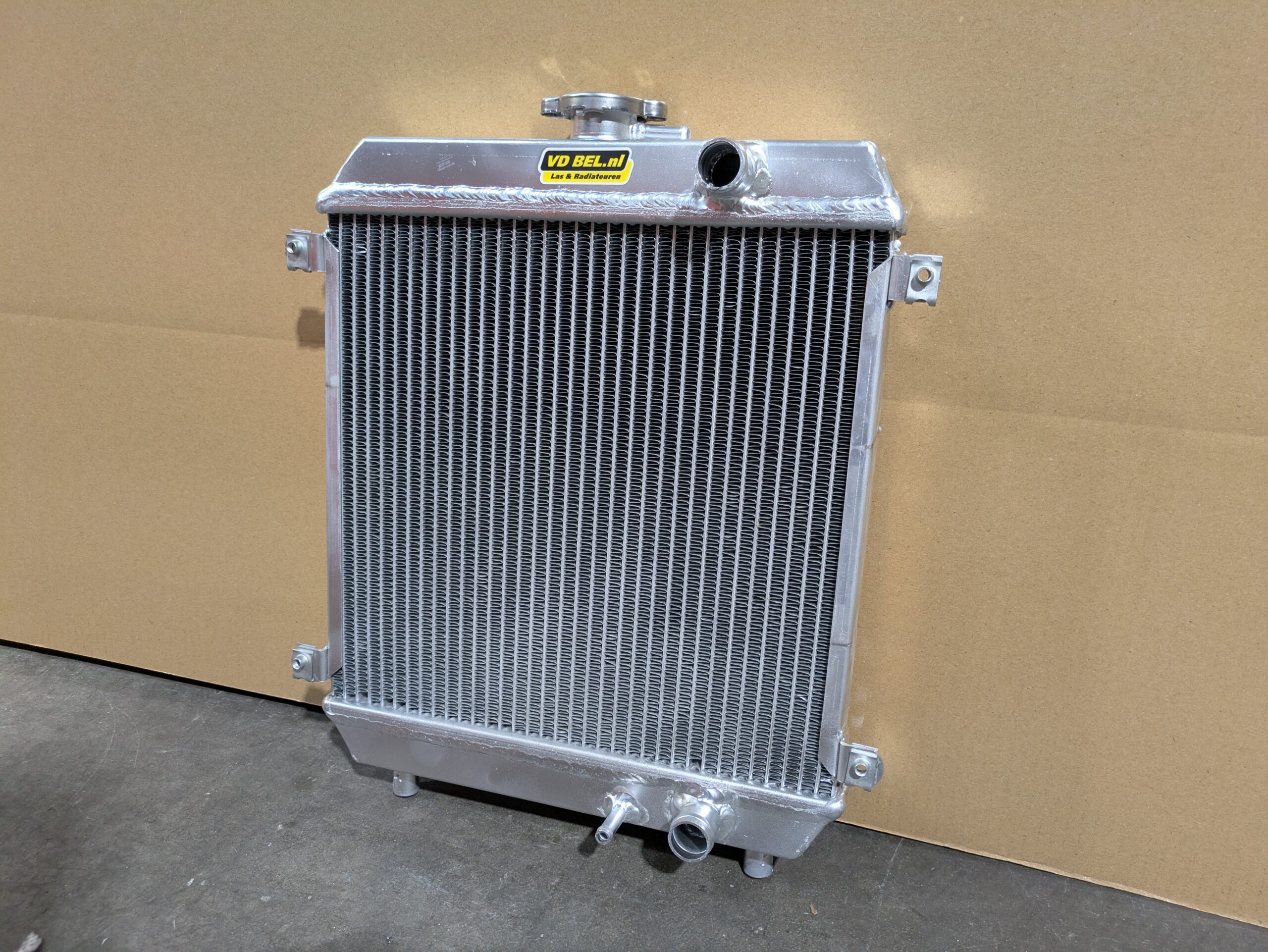 Radiateur Kubota U10 | Van der Bel Radiateurenbedrijf Radiateur Kubota U10