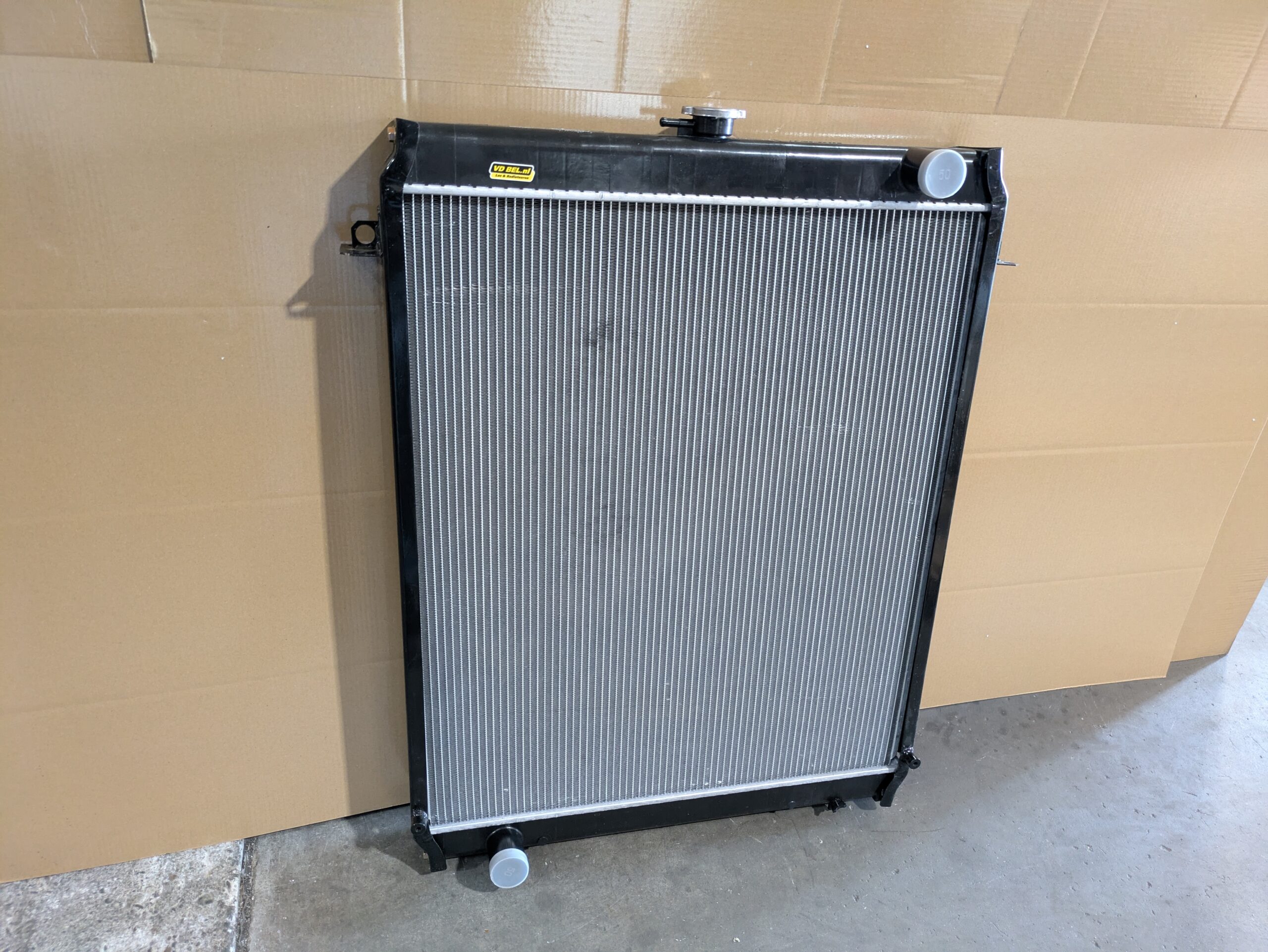 Radiateur Kobelco Sk200-6E | Van der Bel Radiateurenbedrijf Radiateur Kobelco Sk200-6E