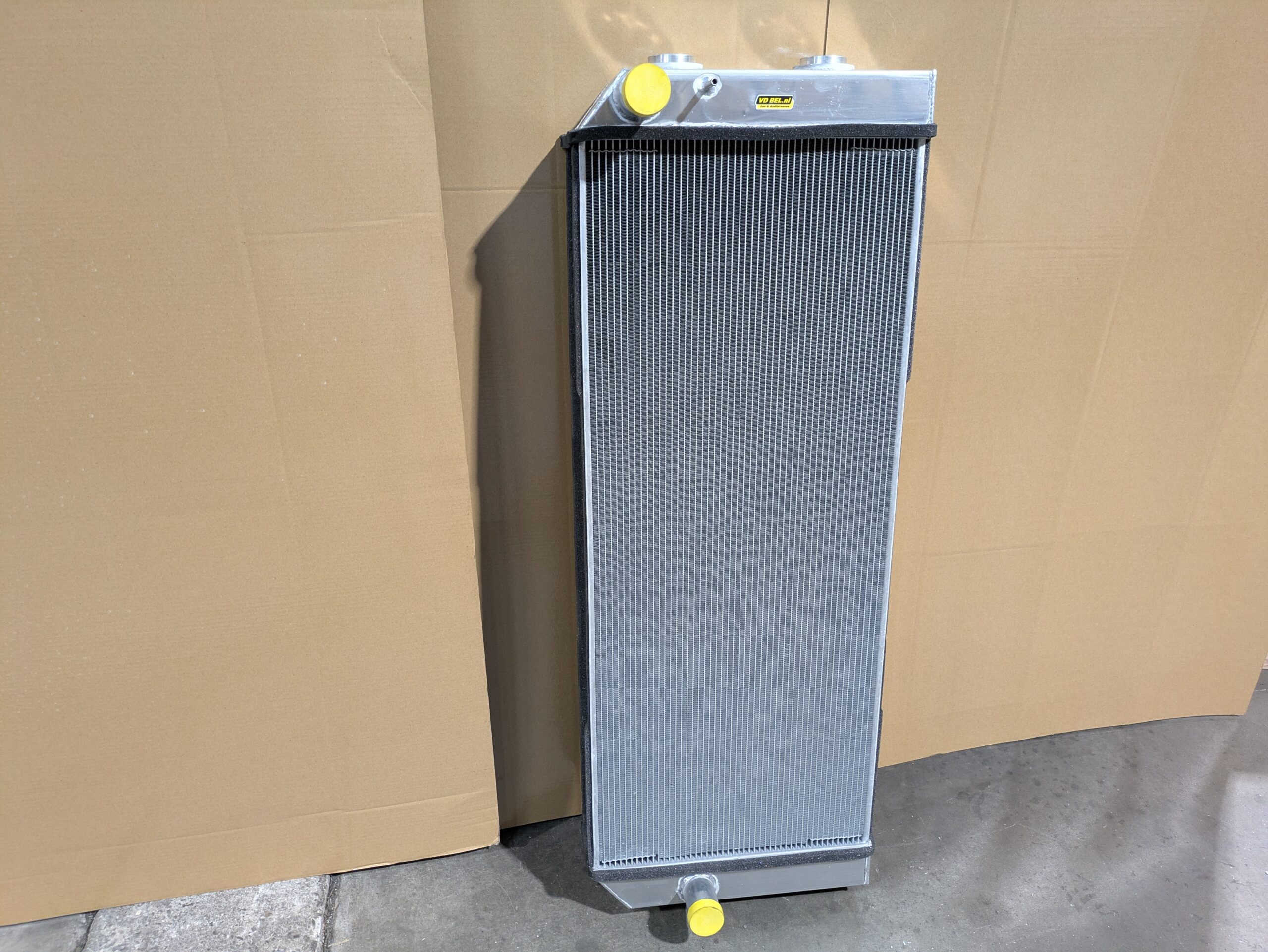 Radiateur Cat 320E | Van der Bel Radiateurenbedrijf Radiateur Cat 320E - Afbeelding 2