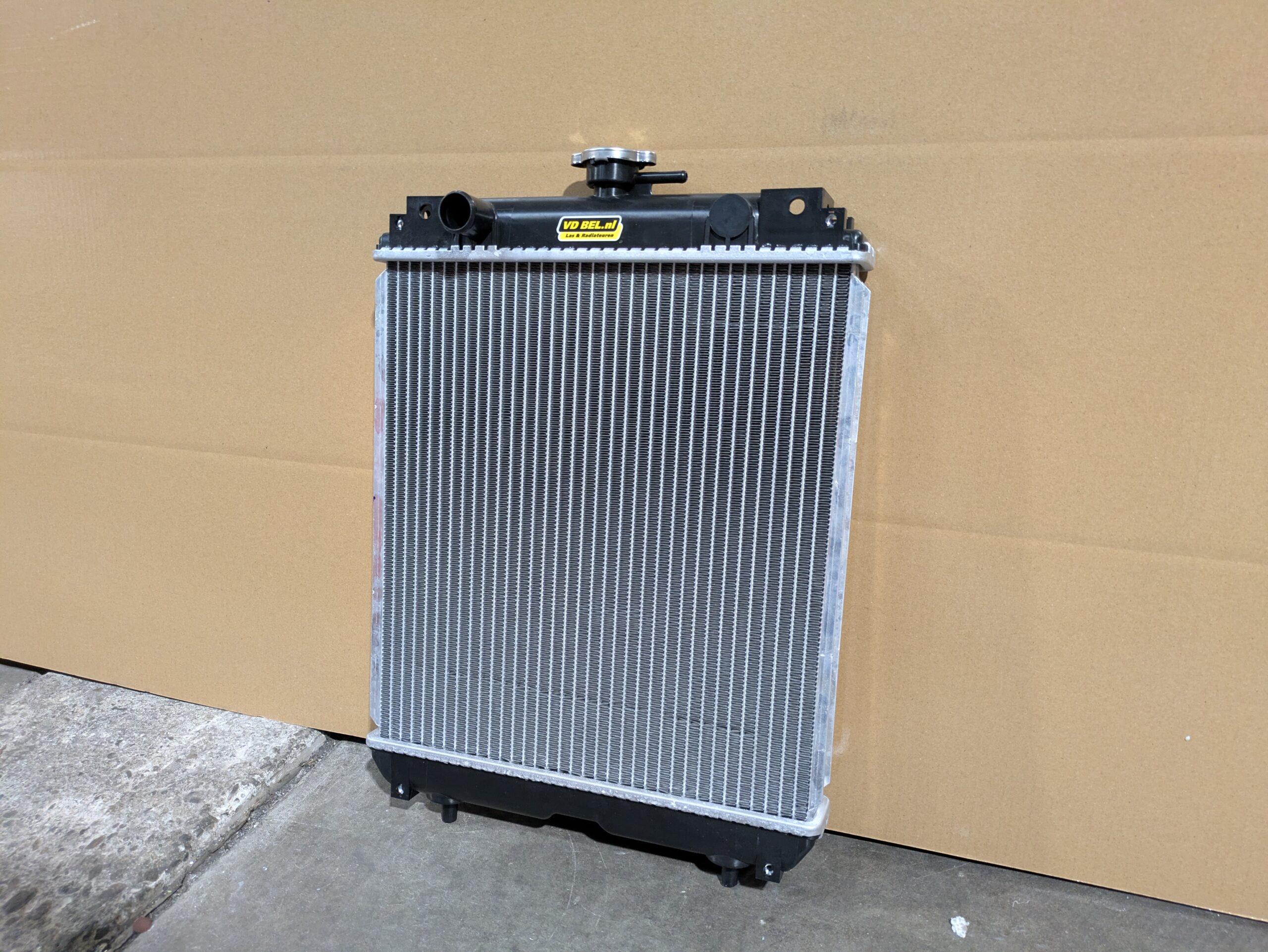 Radiateur Kubota U35 | Van der Bel Radiateurenbedrijf Radiateur Kubota U35 - Afbeelding 2