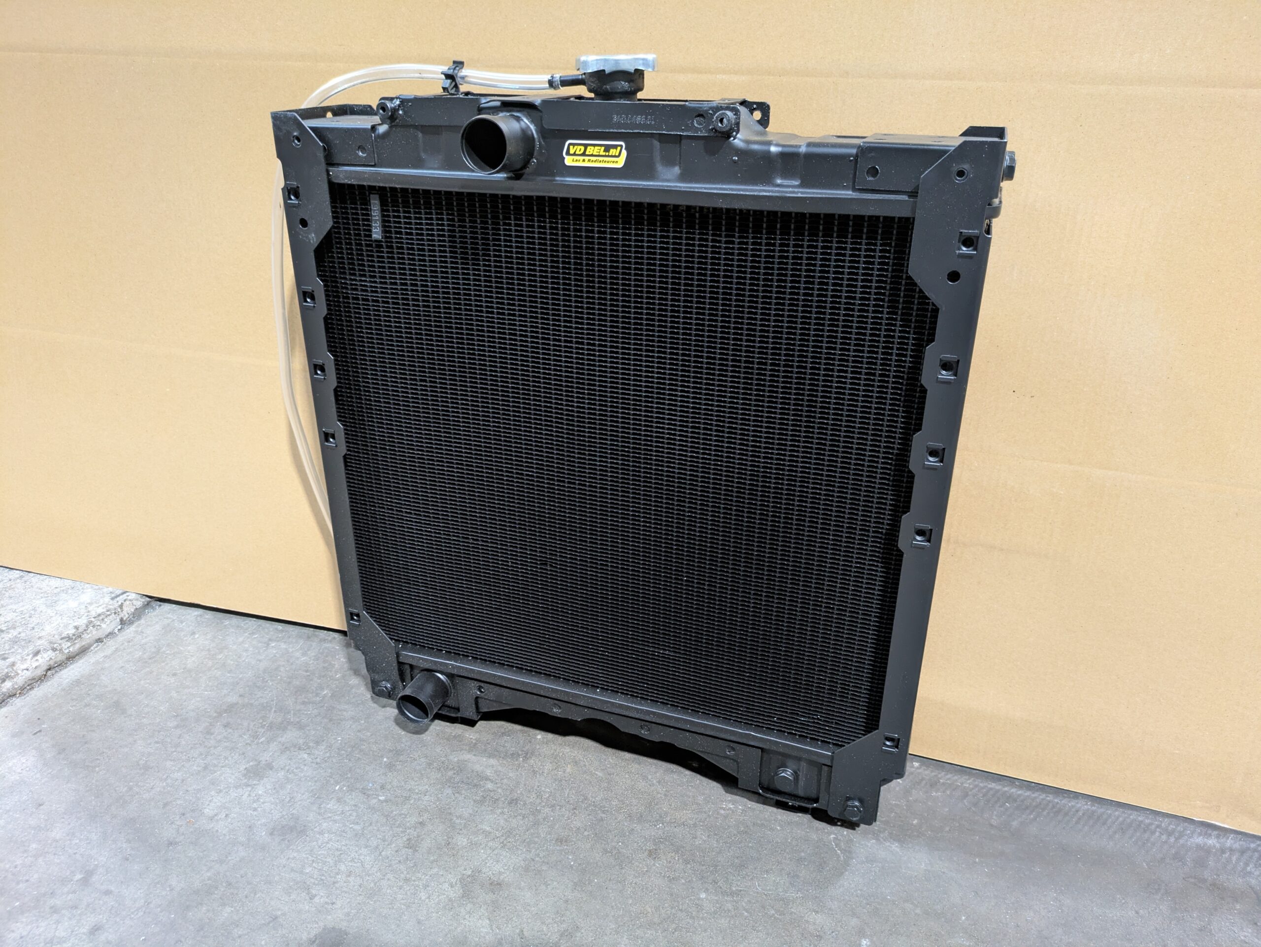Radiator New Holland TL TK 175S5169275 5169271 S5169275 51692750 S5169271 | Van der Bel Radiateurenbedrijf Radiator New Holland TL TK 175S5169275 5169271 S5169275 51692750 S5169271