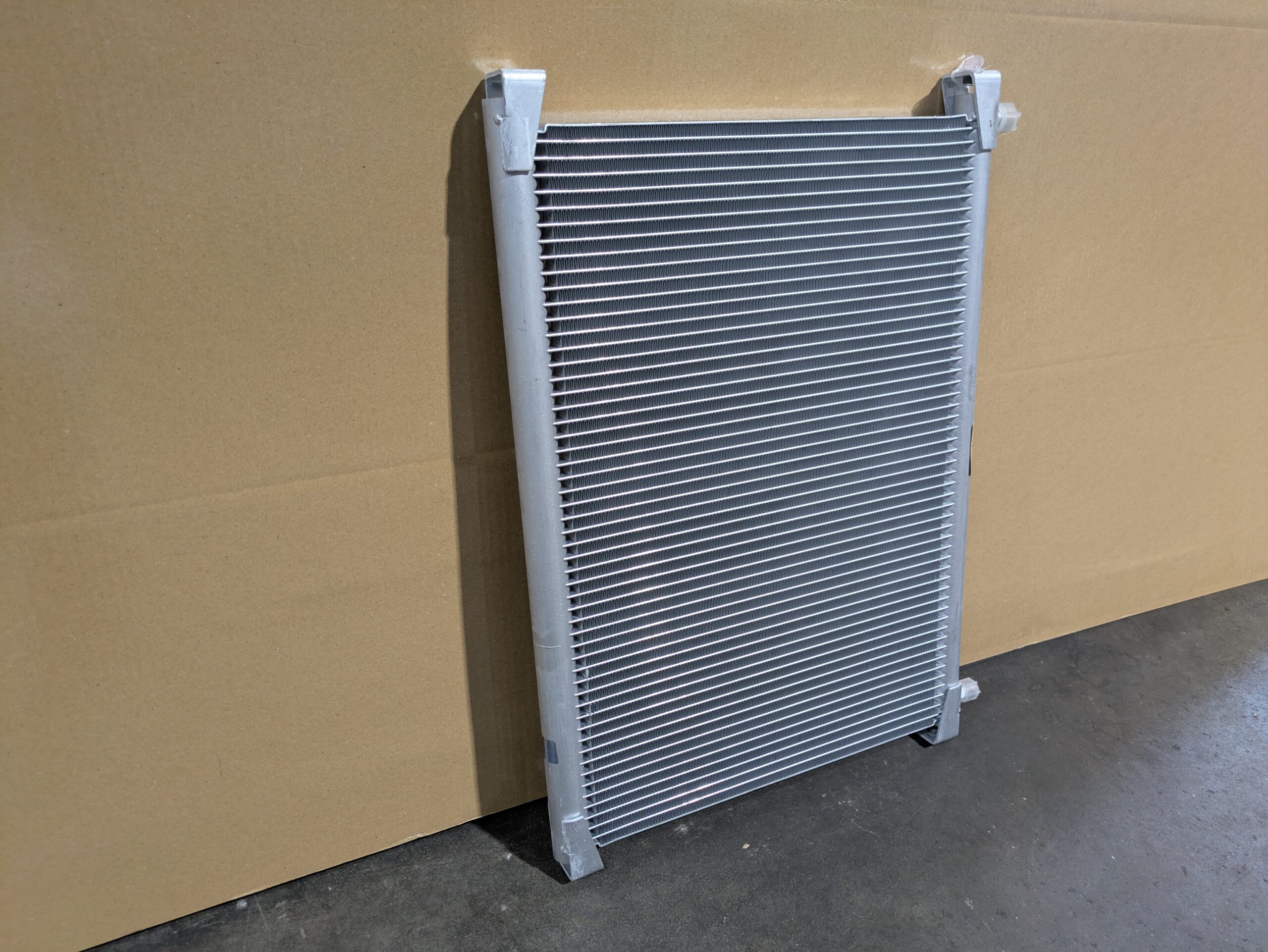Condensor Fendt Favorit 910 H816550060100 H816550060101 | Van der Bel Radiateurenbedrijf Condensor Fendt Favorit 910 H816550060100 H816550060101 - Afbeelding 2