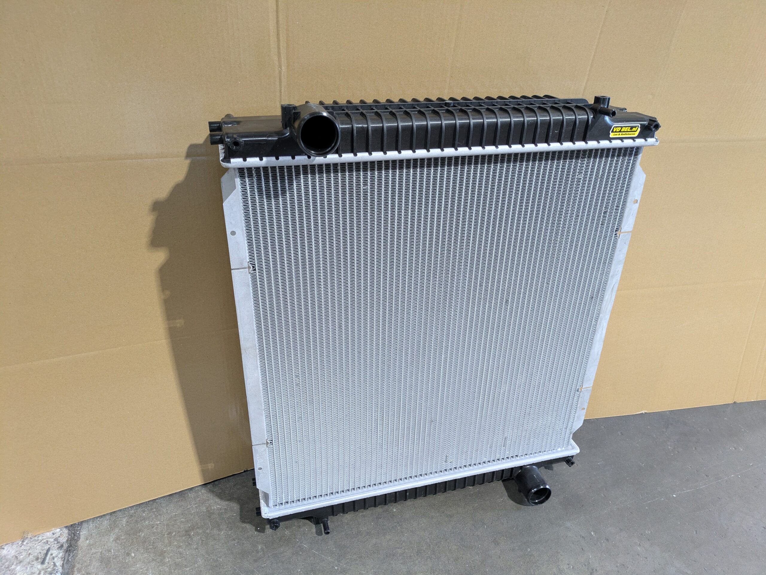 Fendt Vario 714 Radiator - H737200052100 | Van der Bel Radiateurenbedrijf Fendt Vario 714 Radiator - H737200052100
