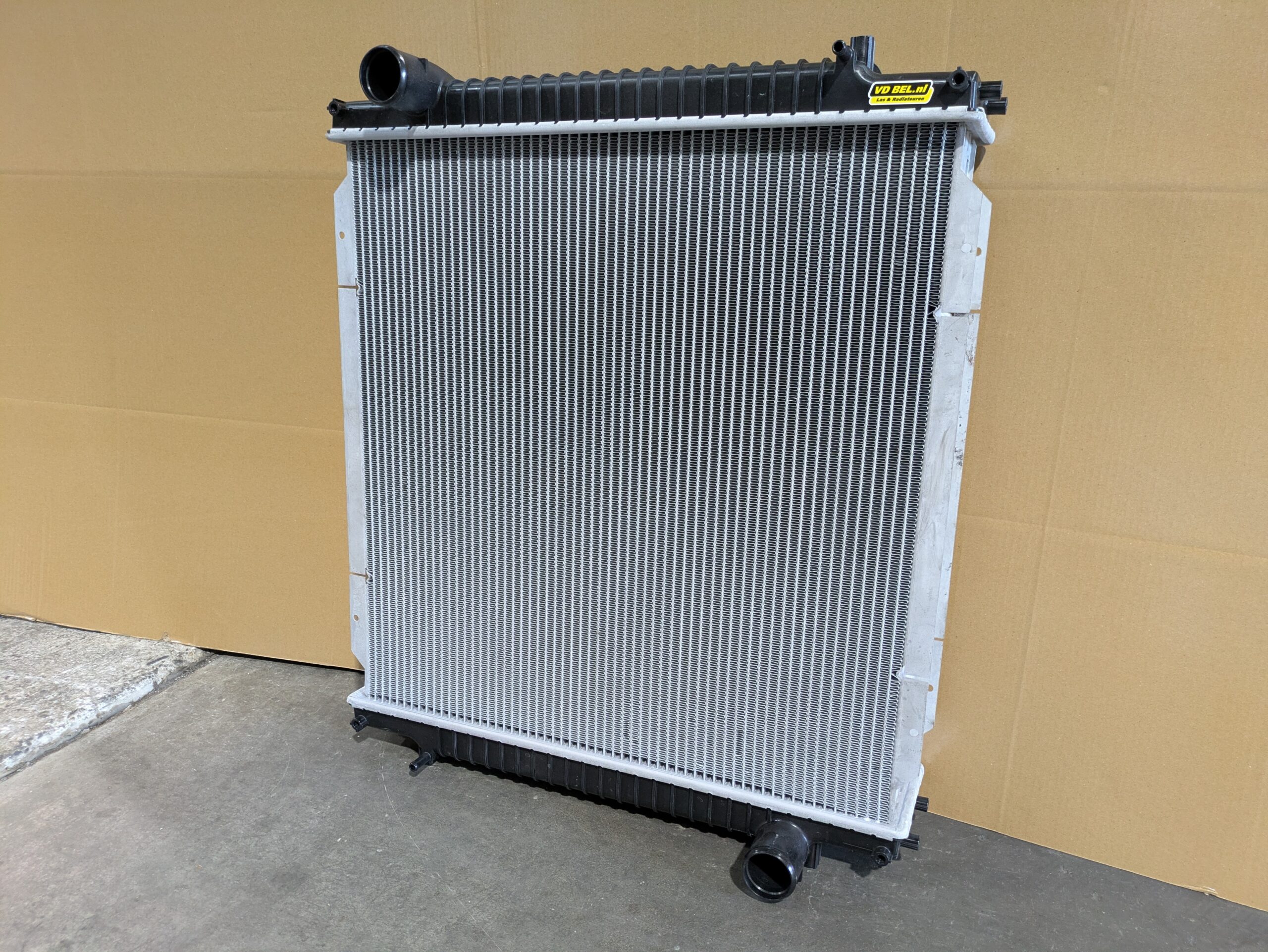 Fendt Vario 714 Radiator - H737200052100 | Van der Bel Radiateurenbedrijf Fendt Vario 714 Radiator - H737200052100 - Afbeelding 2