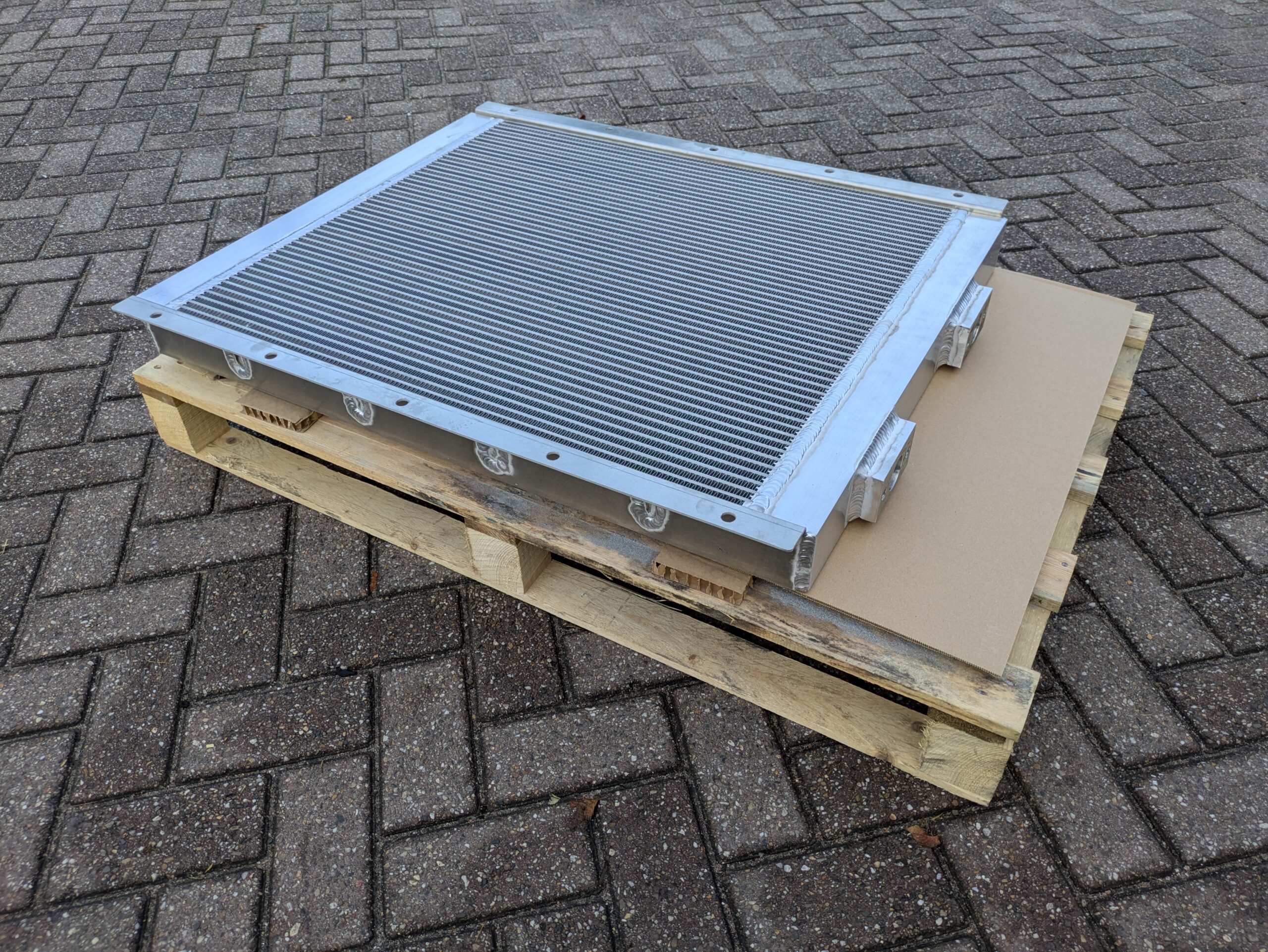 Hitachi KH300 Oilcooler - X4288721 4288721 | Van der Bel Radiateurenbedrijf Hitachi KH300 Oilcooler - X4288721 4288721 - Afbeelding 2