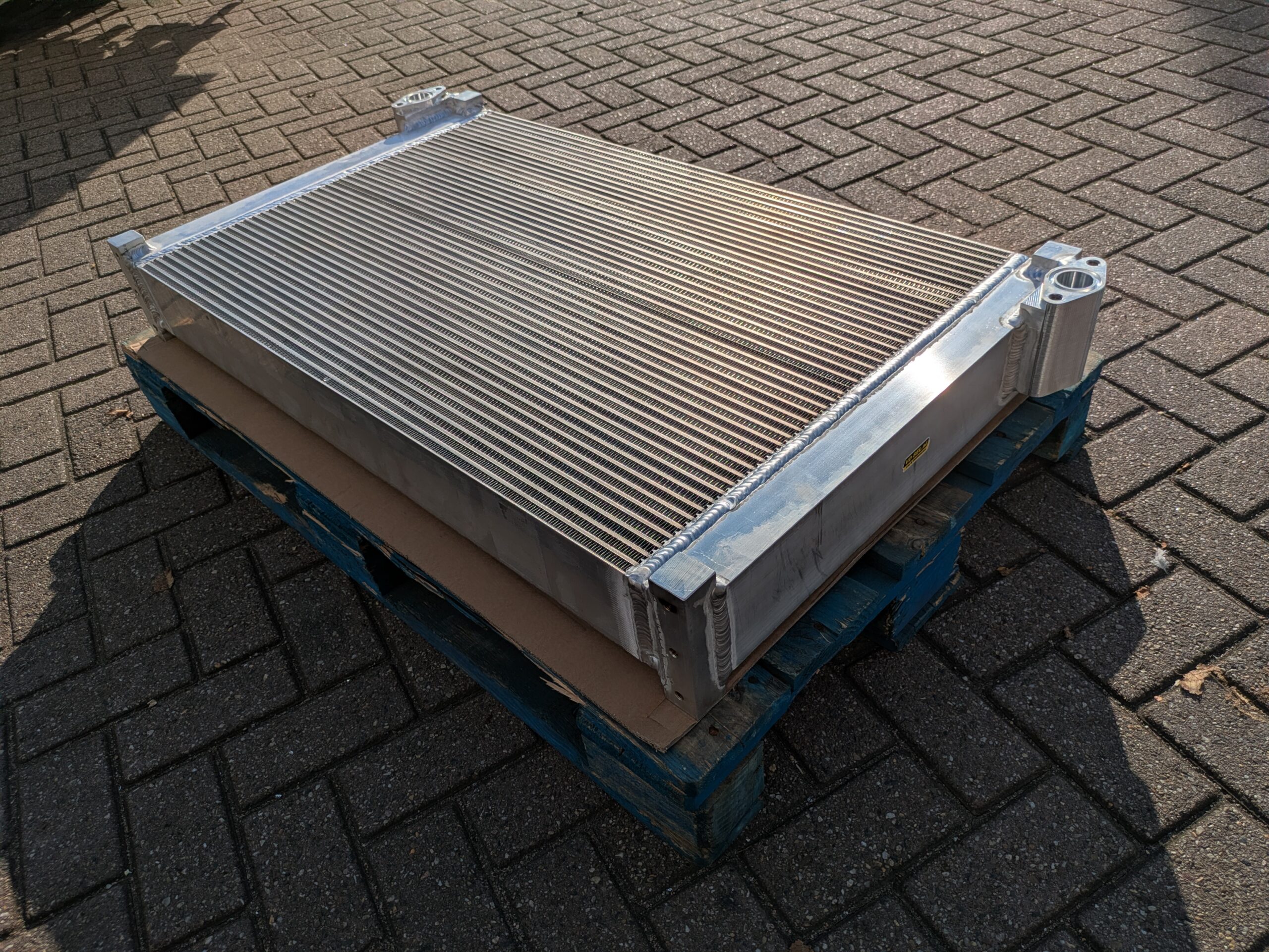 Hitachi ZX520 Oilcooler - 4655019 4655020 | Van der Bel Radiateurenbedrijf Hitachi ZX520 Oilcooler - 4655019 4655020 - Afbeelding 3