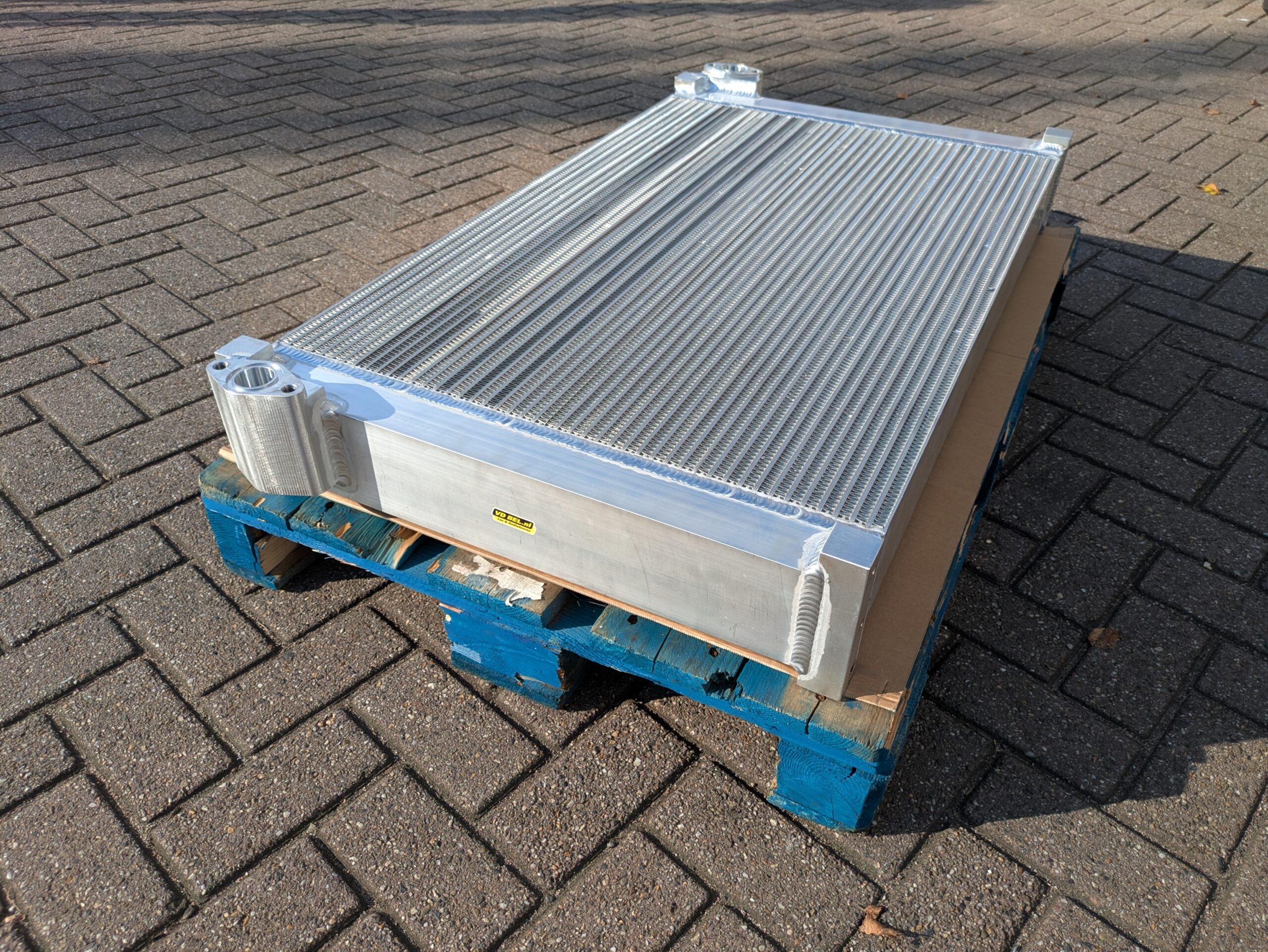 Hitachi ZX520 Oilcooler - 4655019 4655020 | Van der Bel Radiateurenbedrijf Hitachi ZX520 Oilcooler - 4655019 4655020 - Afbeelding 2